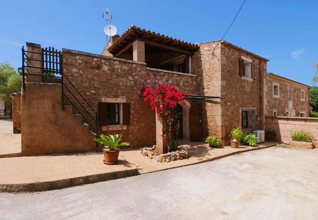 Country house in Santanyi - ES FIGUERAL Finca for 8 in Santanyi with pool