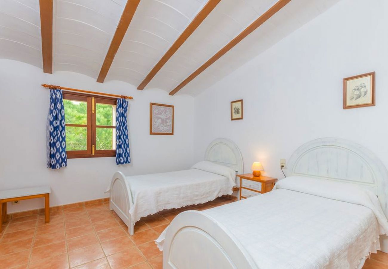 Country house in Santanyi - ES FIGUERAL Finca for 8 in Santanyi with pool