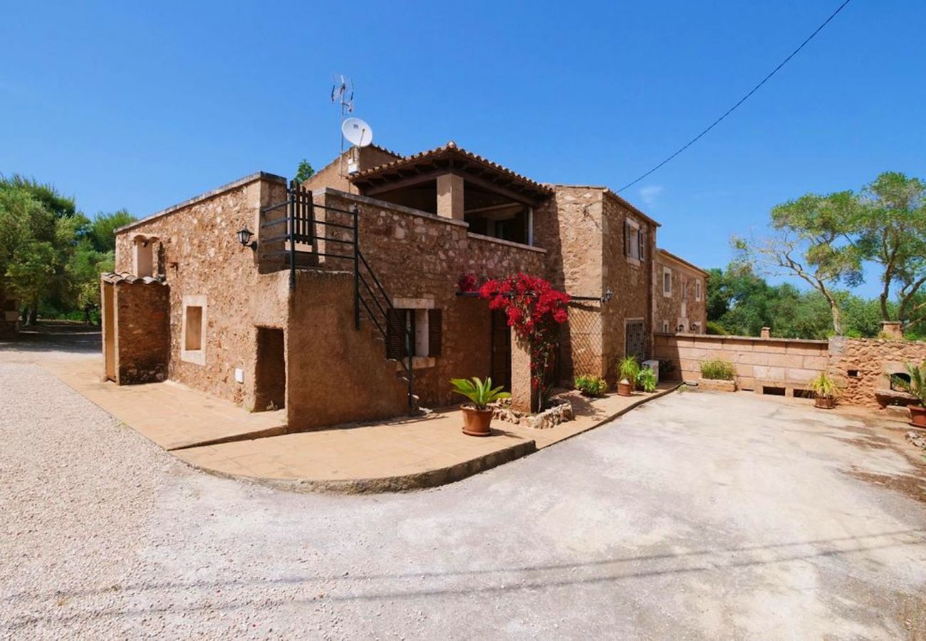 Country house in Santanyi - ES FIGUERAL Finca for 8 in Santanyi with pool