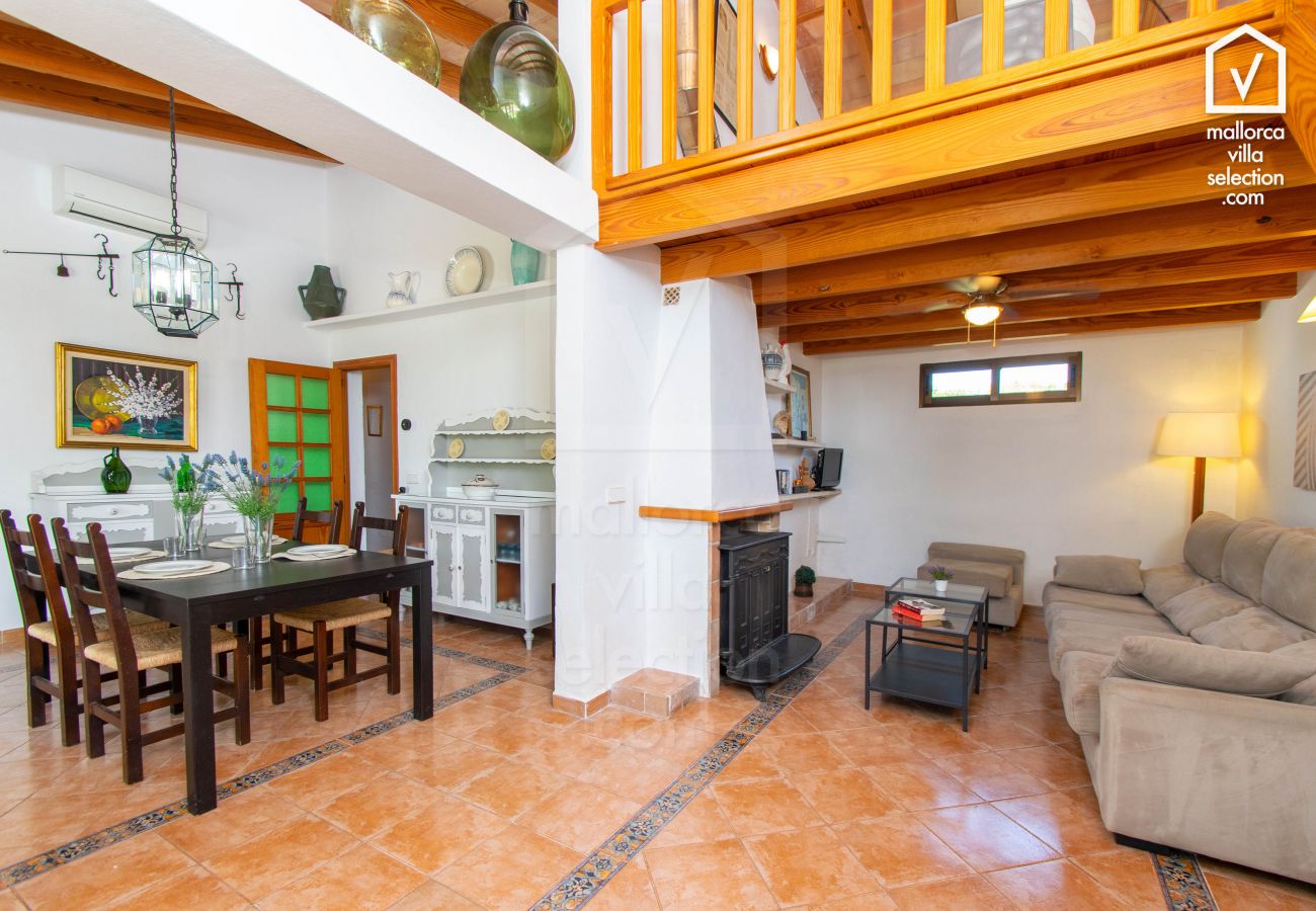 Country house in Alcudia - Villa MOLI DEN FANALS for 6 with pool in Alcudia