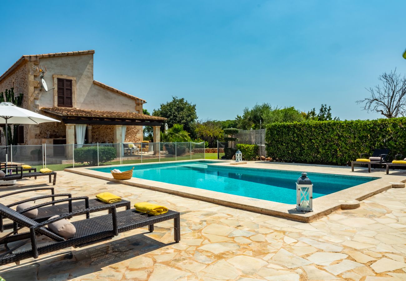 Country house in Can Picafort - Carritx Finca for 6 in Can Picafort with Pool, Garden and WiFi