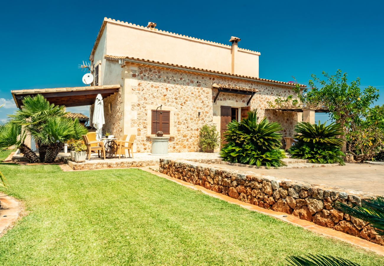 Country house in Can Picafort - Carritx Finca for 6 in Can Picafort with Pool, Garden and WiFi