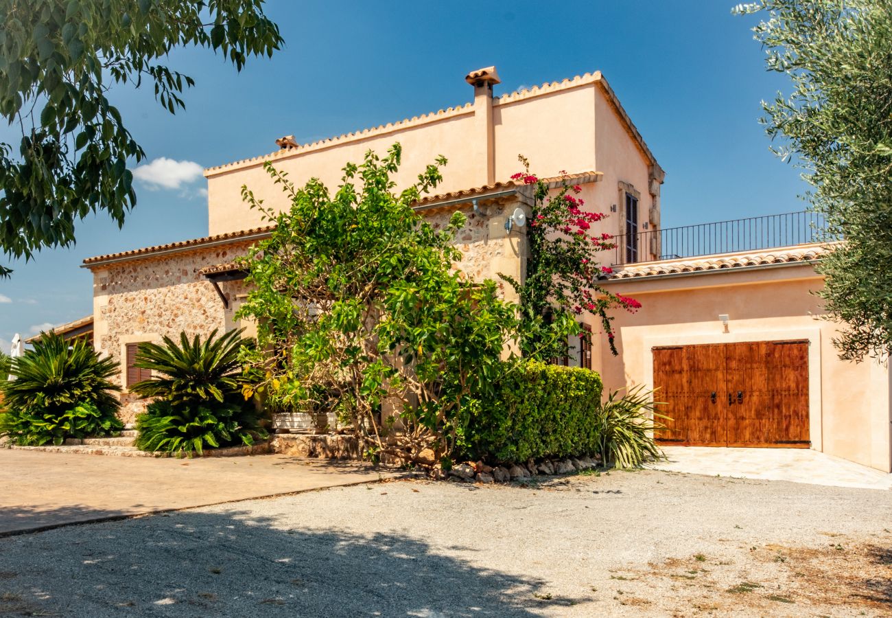Country house in Can Picafort - Carritx Finca for 6 in Can Picafort with Pool, Garden and WiFi