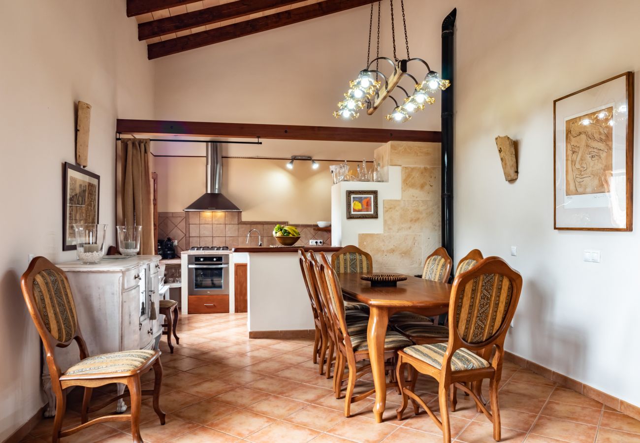 Country house in Can Picafort - Carritx Finca for 6 in Can Picafort with Pool, Garden and WiFi