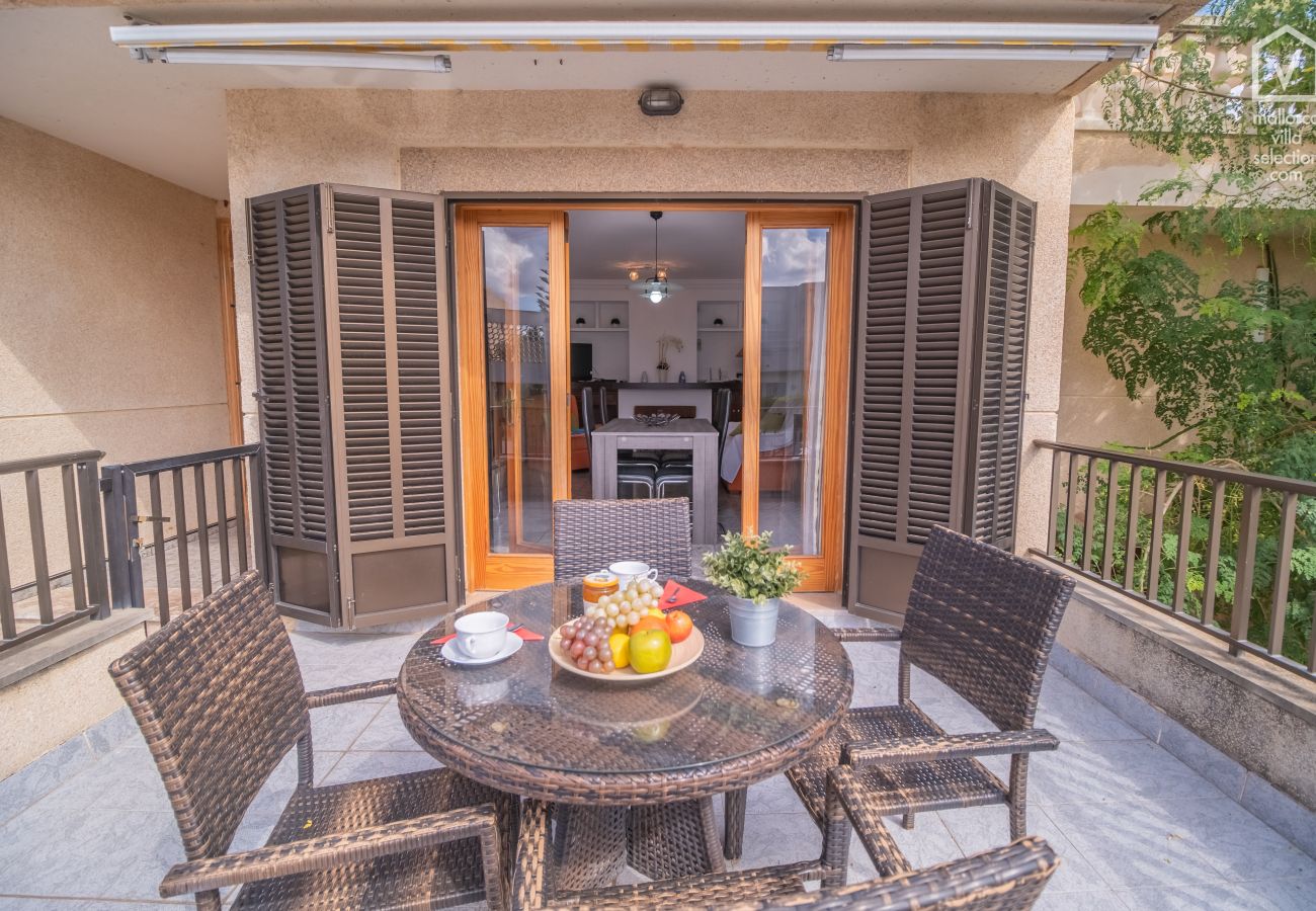 House in Alcudia - Ses Gavines for 6 in Alcudia at 350 from the beach with swimming pool