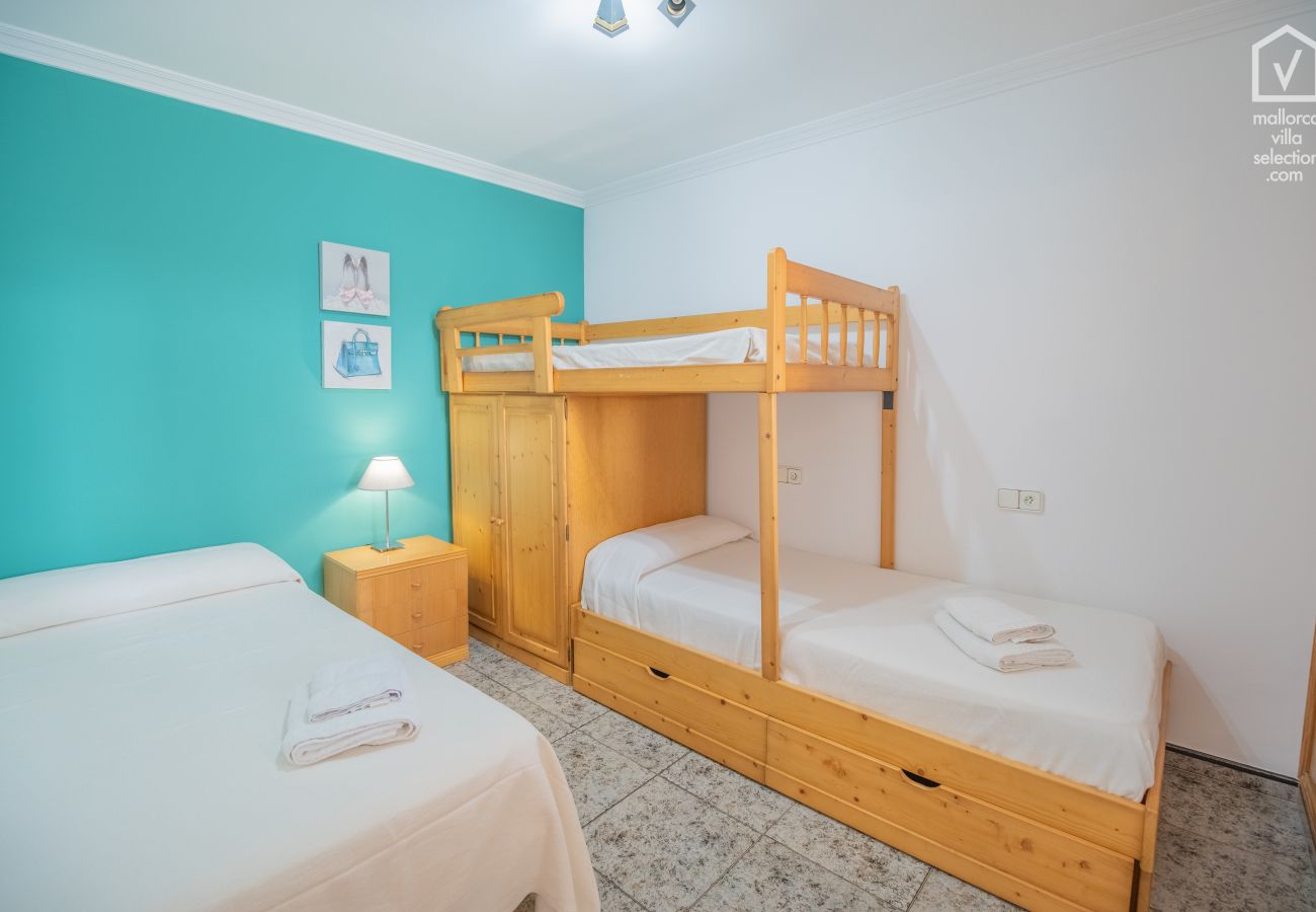 House in Alcudia - Ses Gavines for 6 in Alcudia at 350 from the beach with swimming pool
