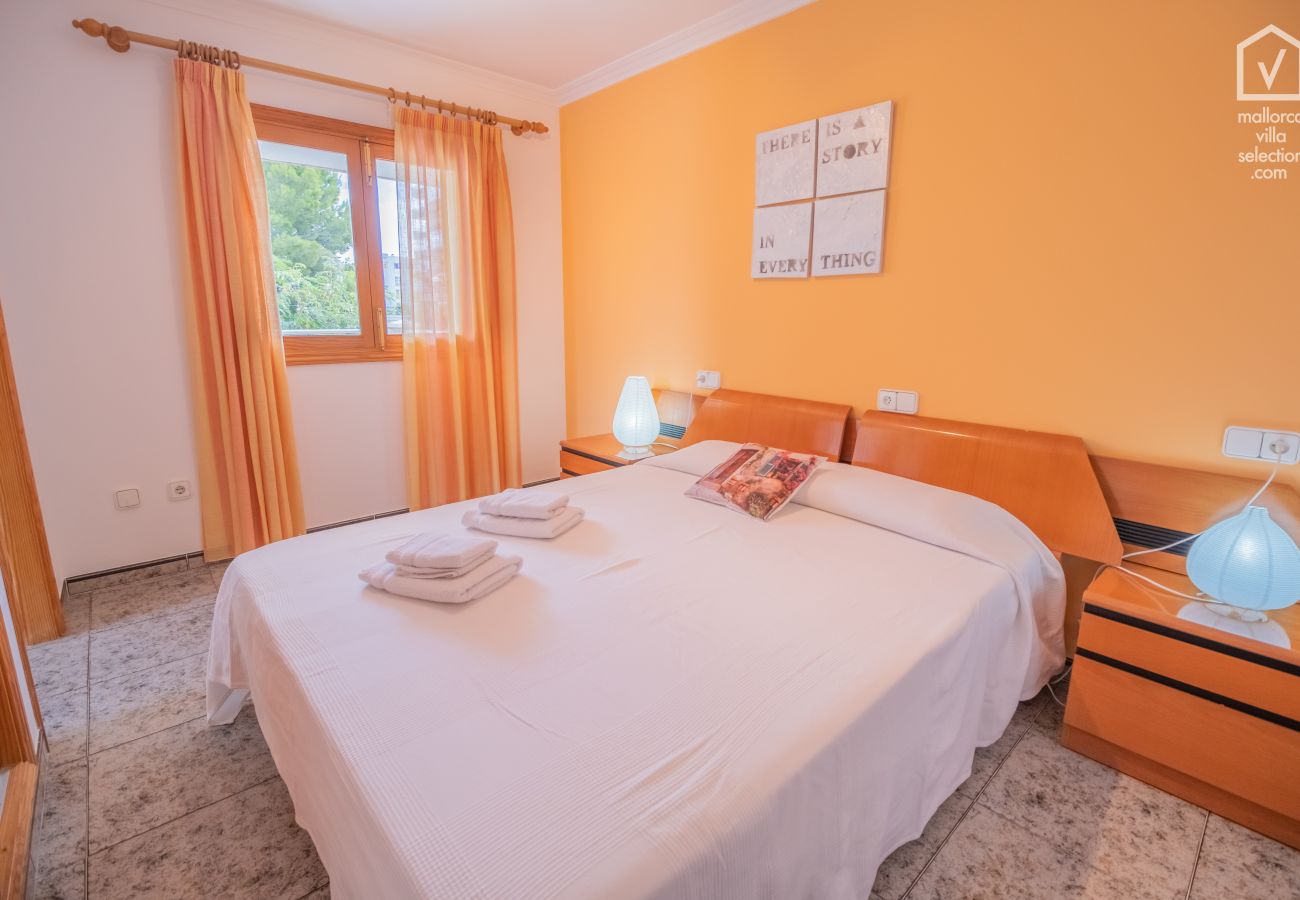 House in Alcudia - Ses Gavines for 6 in Alcudia at 350 from the beach with swimming pool