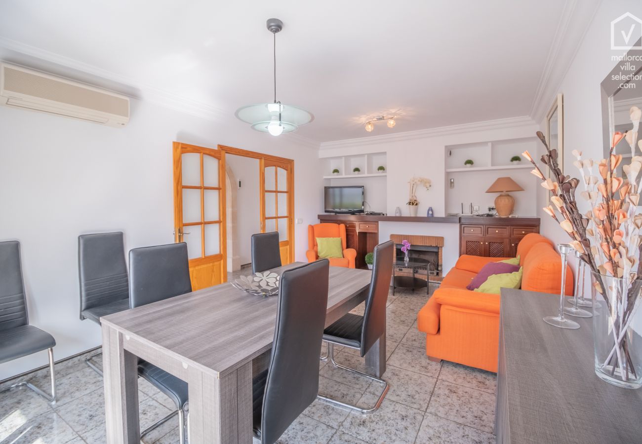 House in Alcudia - Ses Gavines for 6 in Alcudia at 350 from the beach with swimming pool