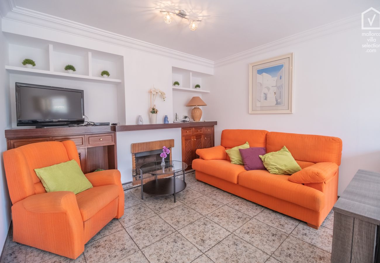 House in Alcudia - Ses Gavines for 6 in Alcudia at 350 from the beach with swimming pool