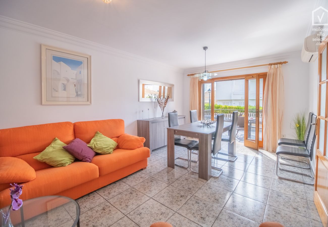 House in Alcudia - Ses Gavines for 6 in Alcudia at 350 from the beach with swimming pool