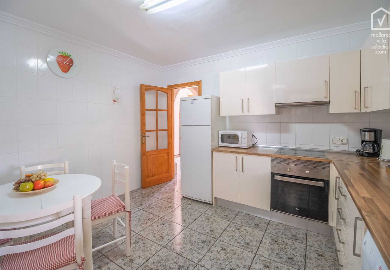 House in Alcudia - Ses Gavines for 6 in Alcudia at 350 from the beach with swimming pool