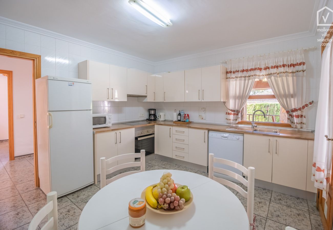 House in Alcudia - Ses Gavines for 6 in Alcudia at 350 from the beach with swimming pool