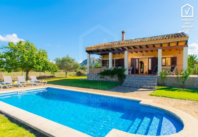 Villa/Dettached house in Alcúdia - Finca  ALBUFERETA for 4 with swimming pool and views in Alcudia