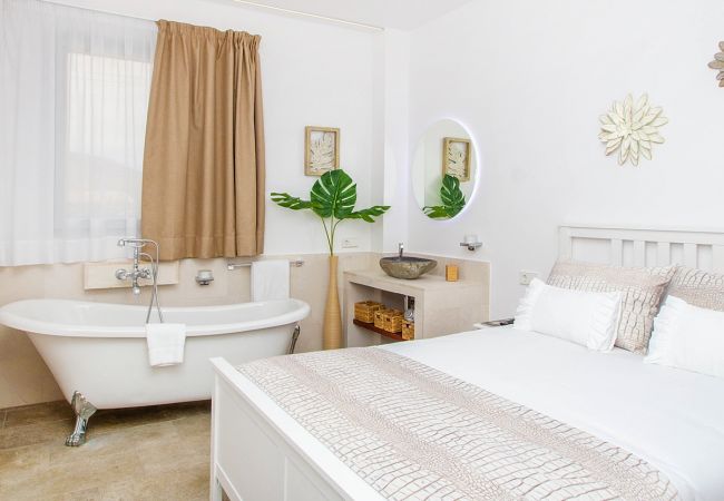 Townhouse in Palma  - Rainbow - House for 14 in Palma with Pool and Gym fully equipped