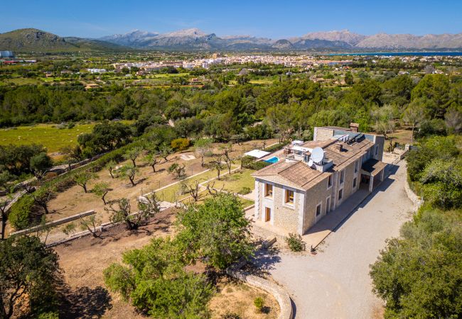 Villa in Alcudia - Villa Salou for 12 with swimming pool in Alcudia