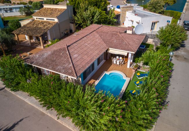 House in Alcudia - Gran Canal house with pool just a few metres from the Alcudia beach.