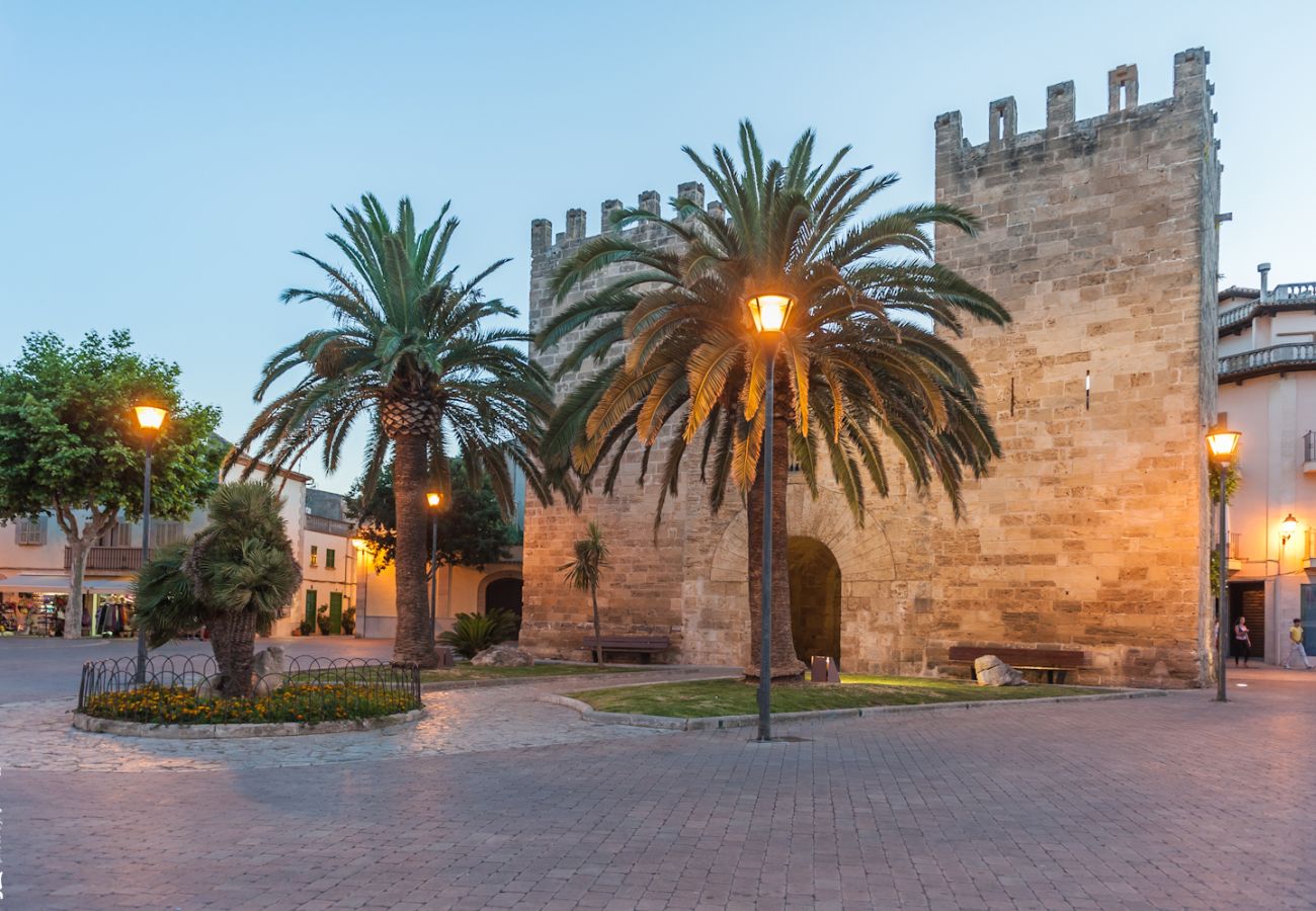 Chalet in Puerto de Alcudia - House Massanet for 8 with swimming pool near the beach and all amenities