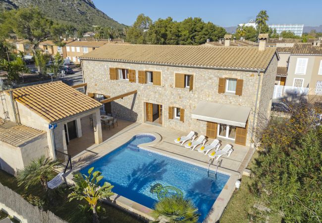 House in Alcudia - Casa Juani for 8 with pool, a few metres from the beach and all comforts.