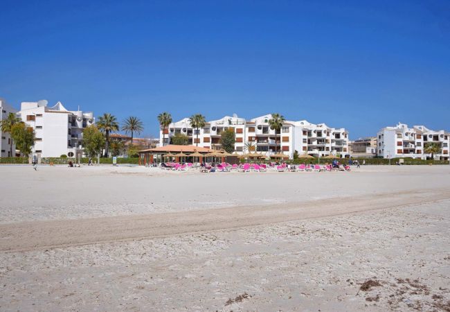 Apartment in Alcudia - Flat Anglada 54 in front of the beach for 4 with pool