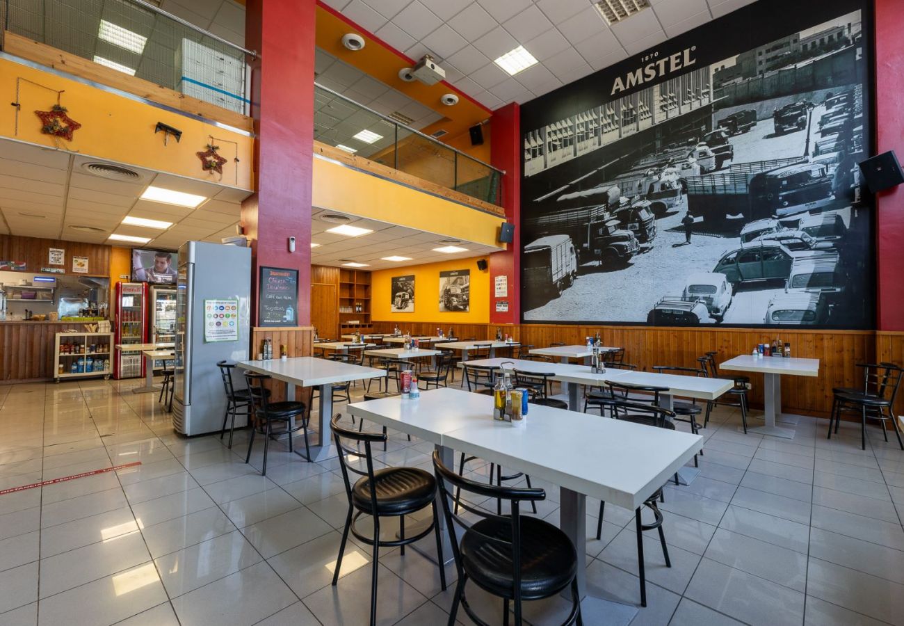 Commercial space in Palma de Mallorca - Bar restaurante poligono son castelló (TRASPASO)