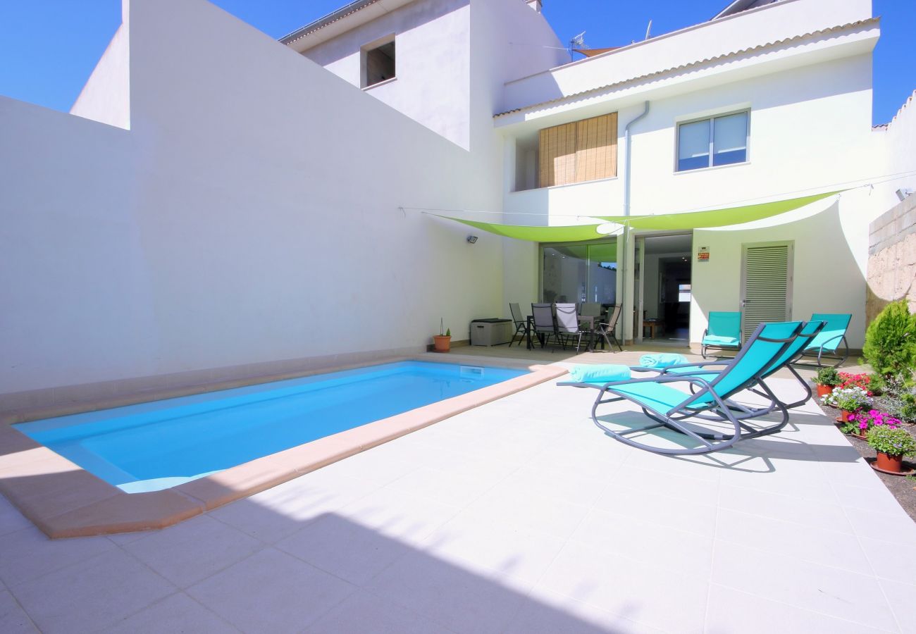 Photo de la belle piscine de la maison de village à Muro
