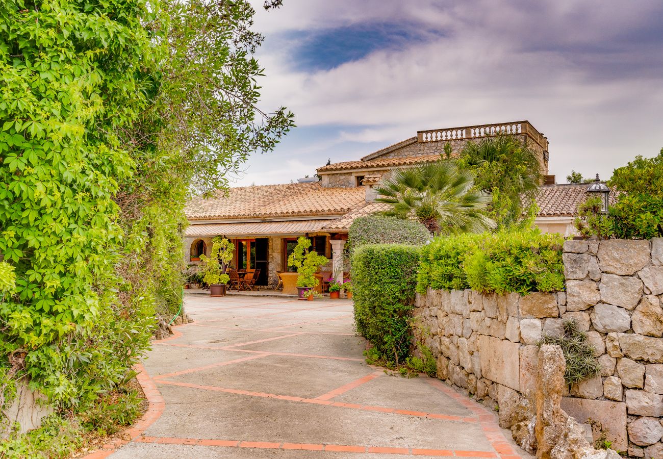 Villa à Alcudia - LORENZO Finca pour 9 personnes à Alcudia. AC et WiFi gratuit