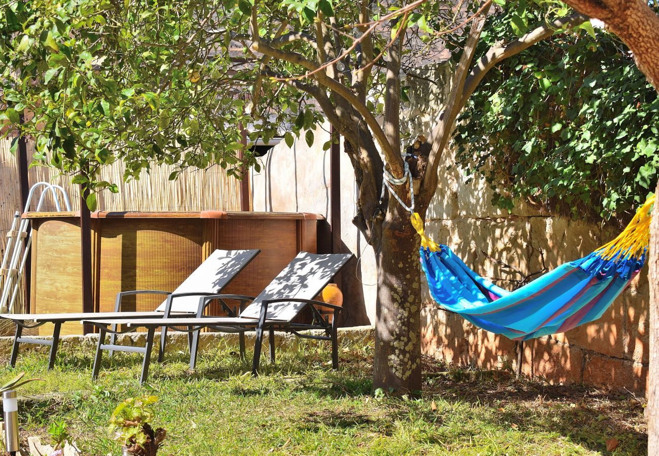 jardin avec espace de détente