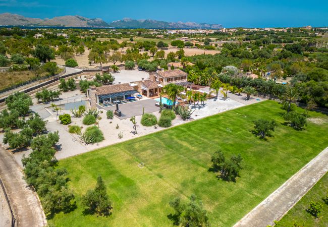 Villa à Alcudia - CAN OLIVA Magnifique et moderne finca pour 8 personnes avec piscine Alcudia