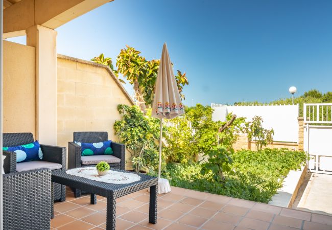 Maison mitoyenne à Alcudia - Estrella pour 8 à 350m de la plage avec piscine à Alcudia AC, WiFi