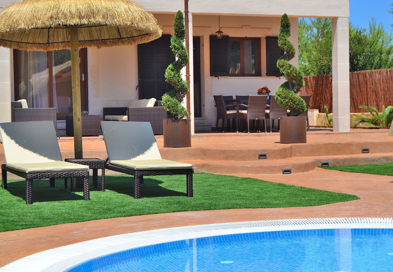 piscine, chaises longues, parasol, terrasse, beau temps, amis