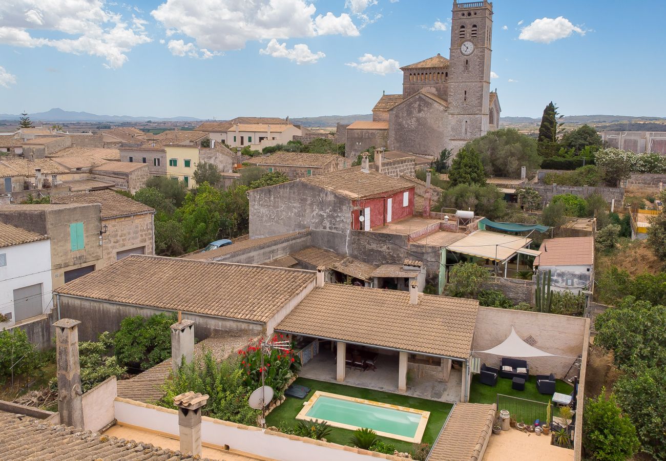 Maison de vacances à Ariany, calme, beau jardin, piscine