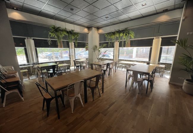 Local Commercial à Alcúdia -  restaurante en Pto. Alcudia (traspasado) Local Commercial à Alcúdia -  restaurante en Pto. Alcudia (traspasado)